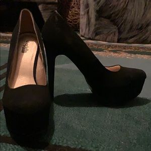 Smooth Black Stilettos